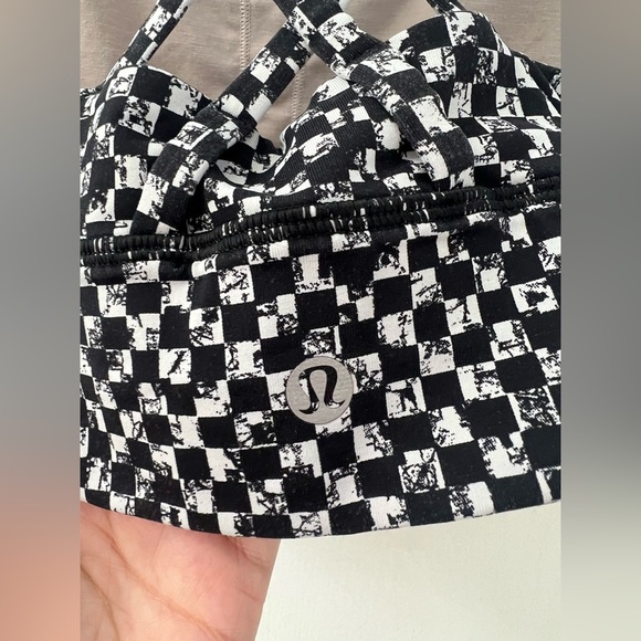 Lululemon Black and White Sports Bra with Racerback(Size 6) - Picture 13 of 17